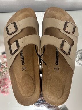 Cushionaire Double Buckle Sandals Beige Cork Footbed 9.5
